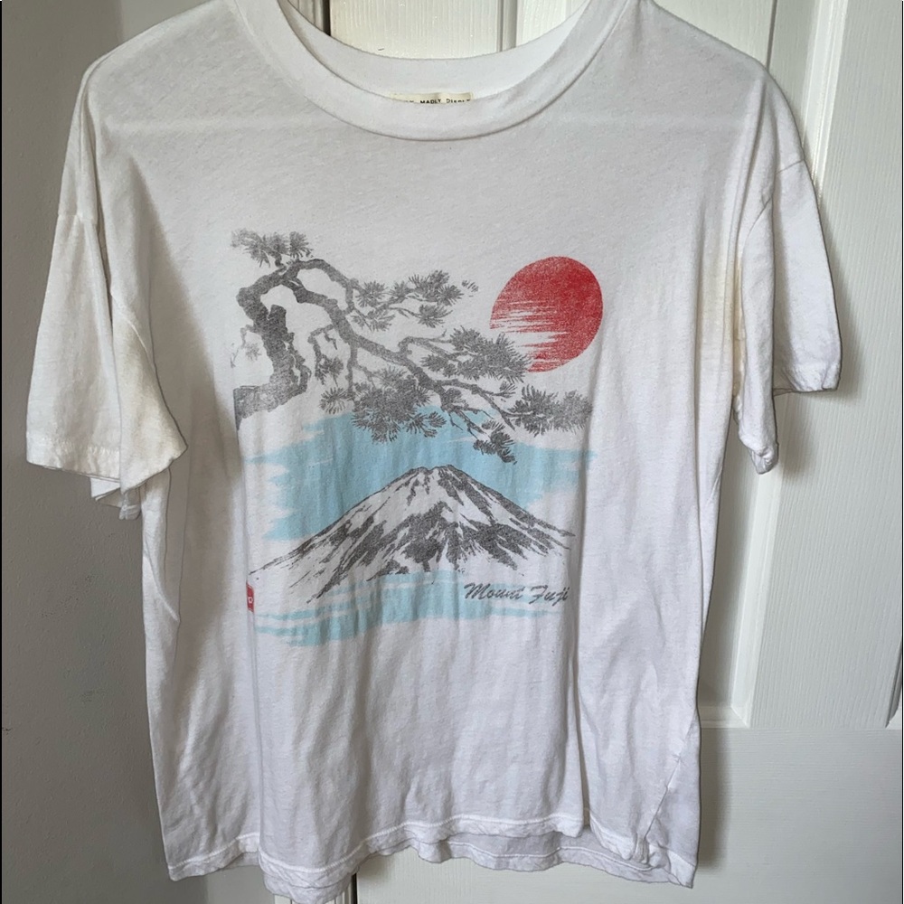 UO “mount fuji” graphic tee